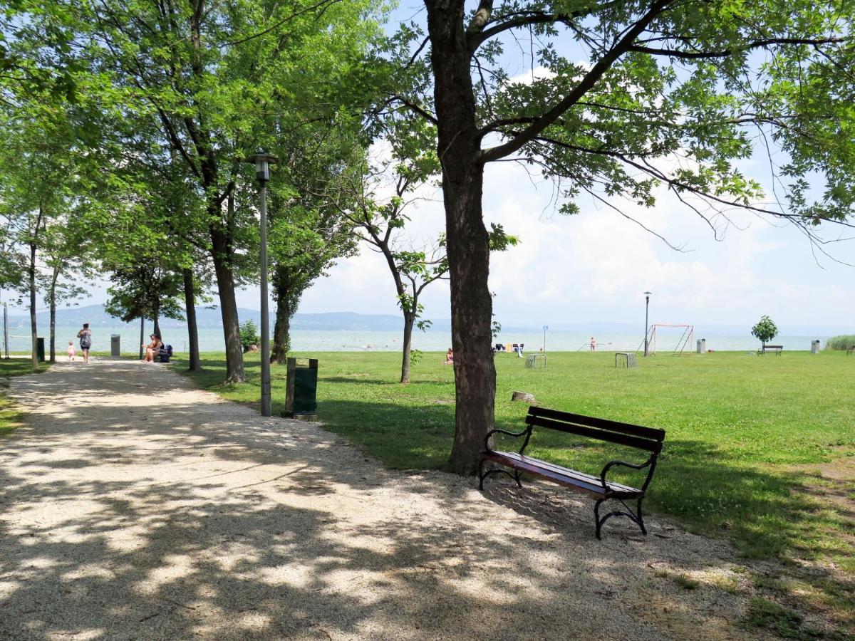 Holiday Home Bercsényi Balatonboglár Esterno foto